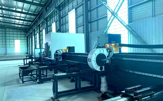 Máquina de corte a laser de tubo de carregamento automático JCT3622